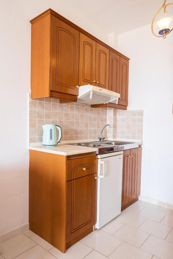 Maria Apartments Амоопи Екстериор снимка