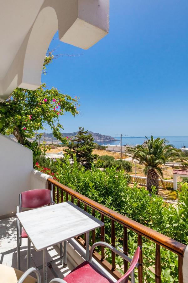 Maria Apartments Амоопи Екстериор снимка
